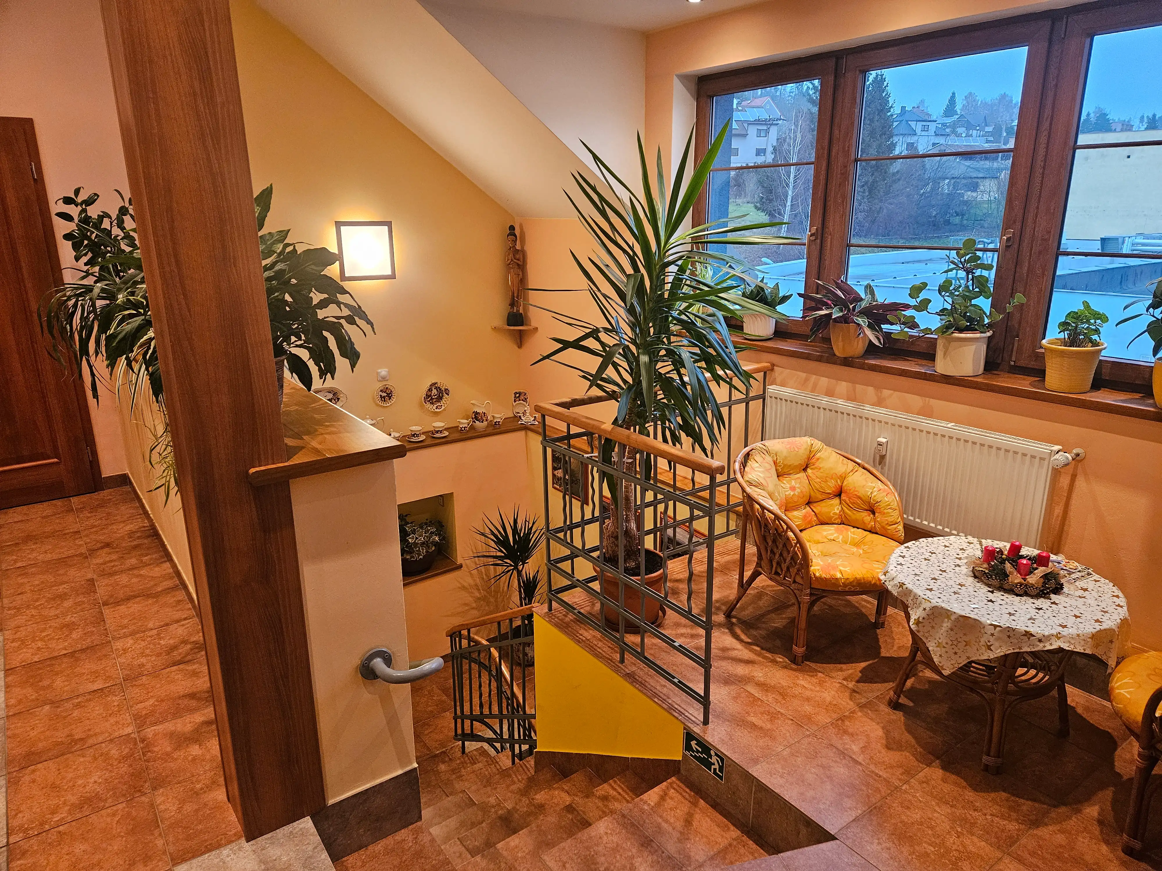 Plně vybavená kuchyň v pokoji - levné ubytování Náchod