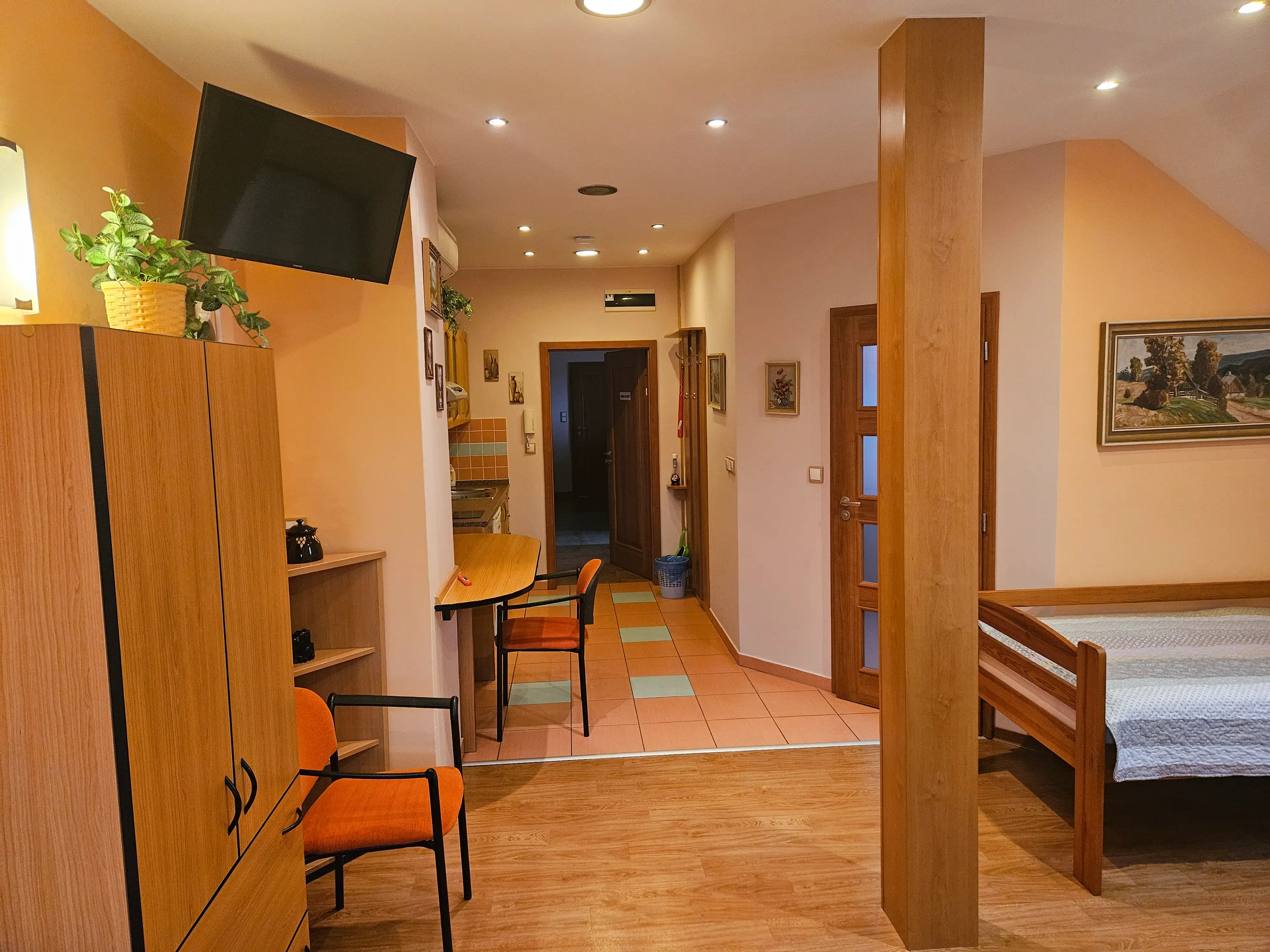 Pokoj s výhledem do zahrady - rodinný penzion Náchod Wi-Fi zdarma