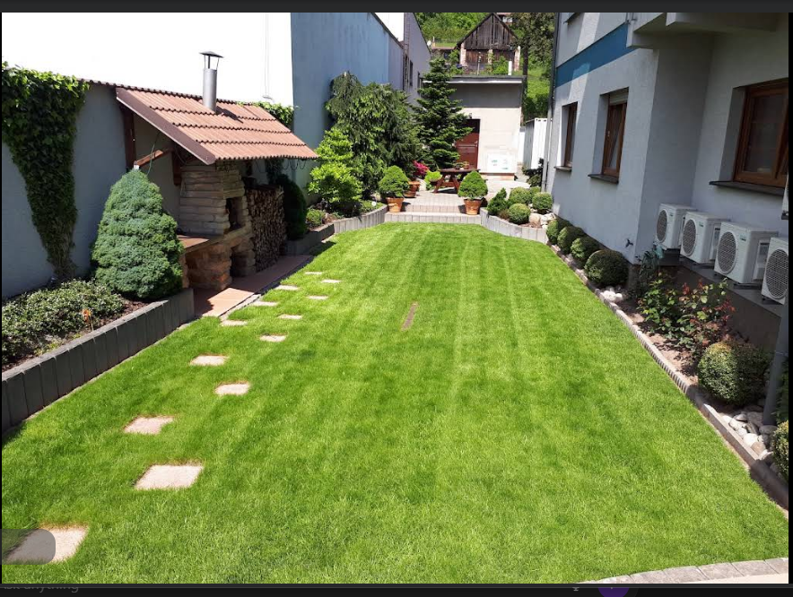 Venkovní posezení se zahradním grilem - ubytování Pension MBR Náchod